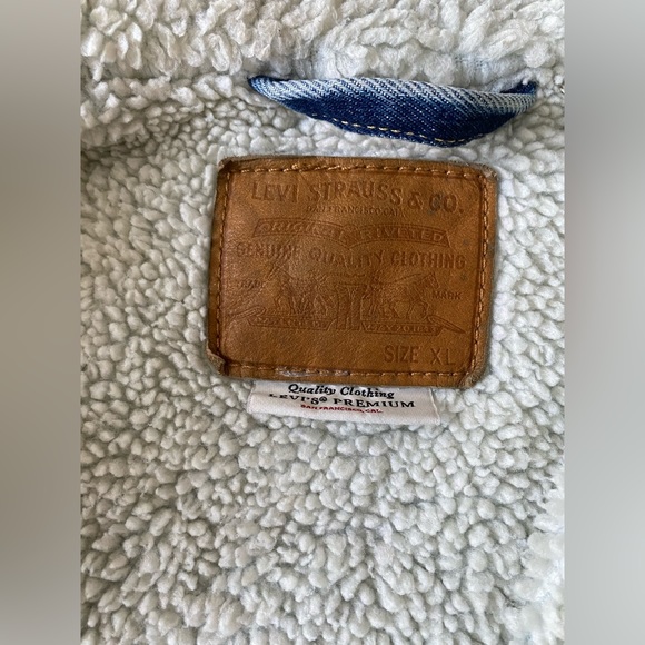 GUC Levi’s Mens Sherpa Trucker Jacket in XL - Picture 5 of 6